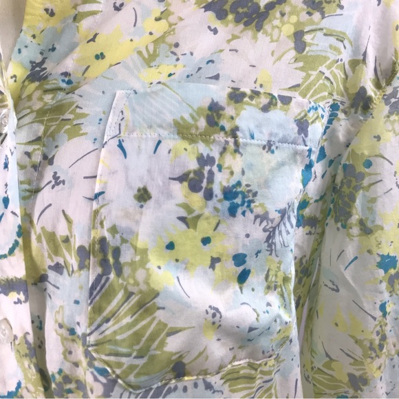 i.e. relaxed 100% Cotton Floral Button Down Roll Sleeve Blouse Size: 8 - Picture 8 of 14